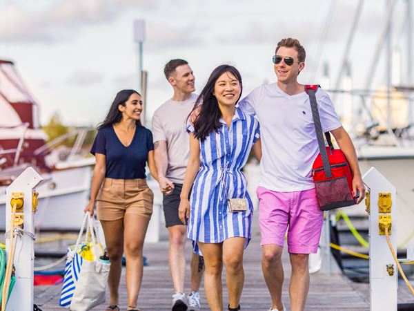 Tourism Organizations-016 Friends Group Explores