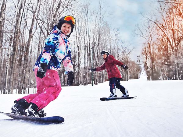 064 Friends Snowboard at Granite Peak