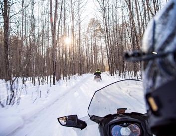 3 Premier Wisconsin Snowmobiling Getaways