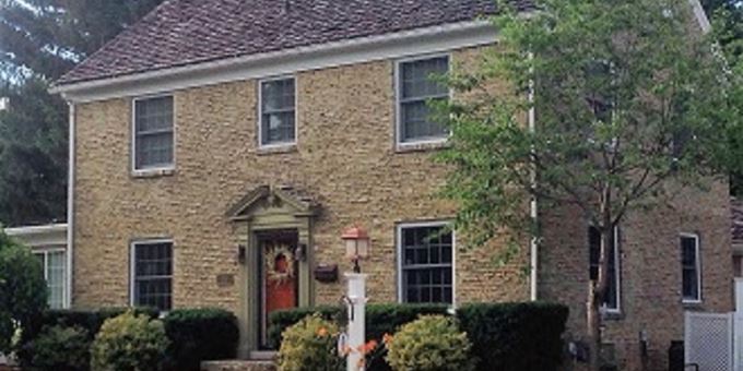 1810 Emerson House Exterior